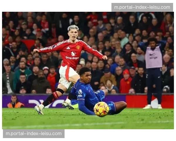 曼联重启4-2-3-1阵型激活B费，葡萄牙人25场造82次机会断档领先
